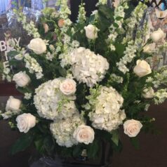 A bouquet of flowers in a vase on the table